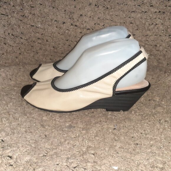 MIZ MOOZ-Dory-Beige Leather/Black Elastic Stretch Slingbacks-Sz 38.5-Excellent - Picture 2 of 7